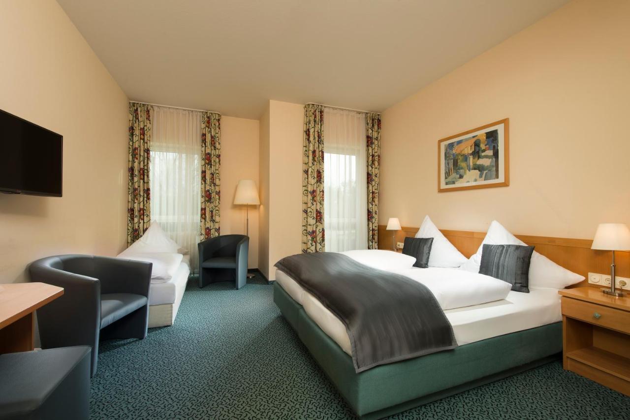 Hotel Schloss Schweinsburg Neukirchen-Pleiße Εξωτερικό φωτογραφία