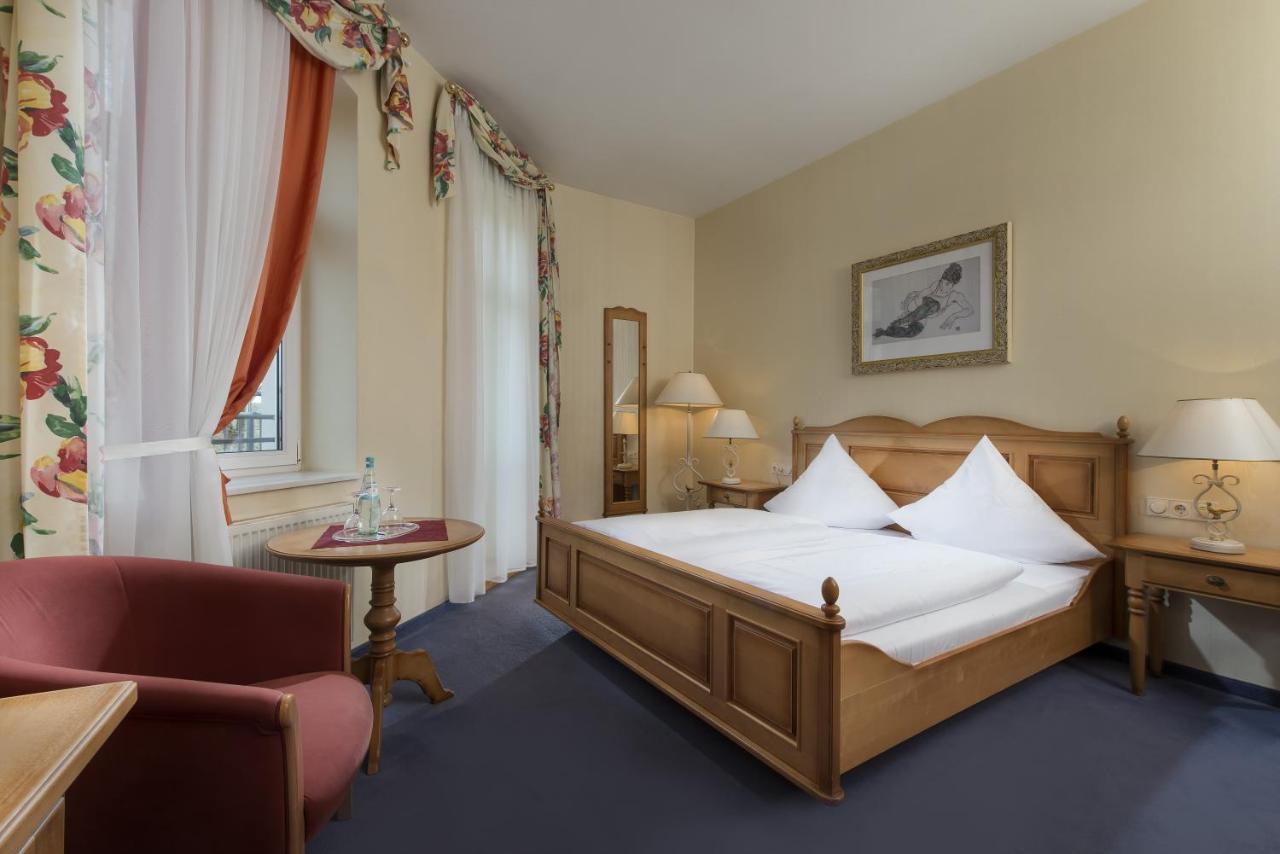 Hotel Schloss Schweinsburg Neukirchen-Pleiße Εξωτερικό φωτογραφία