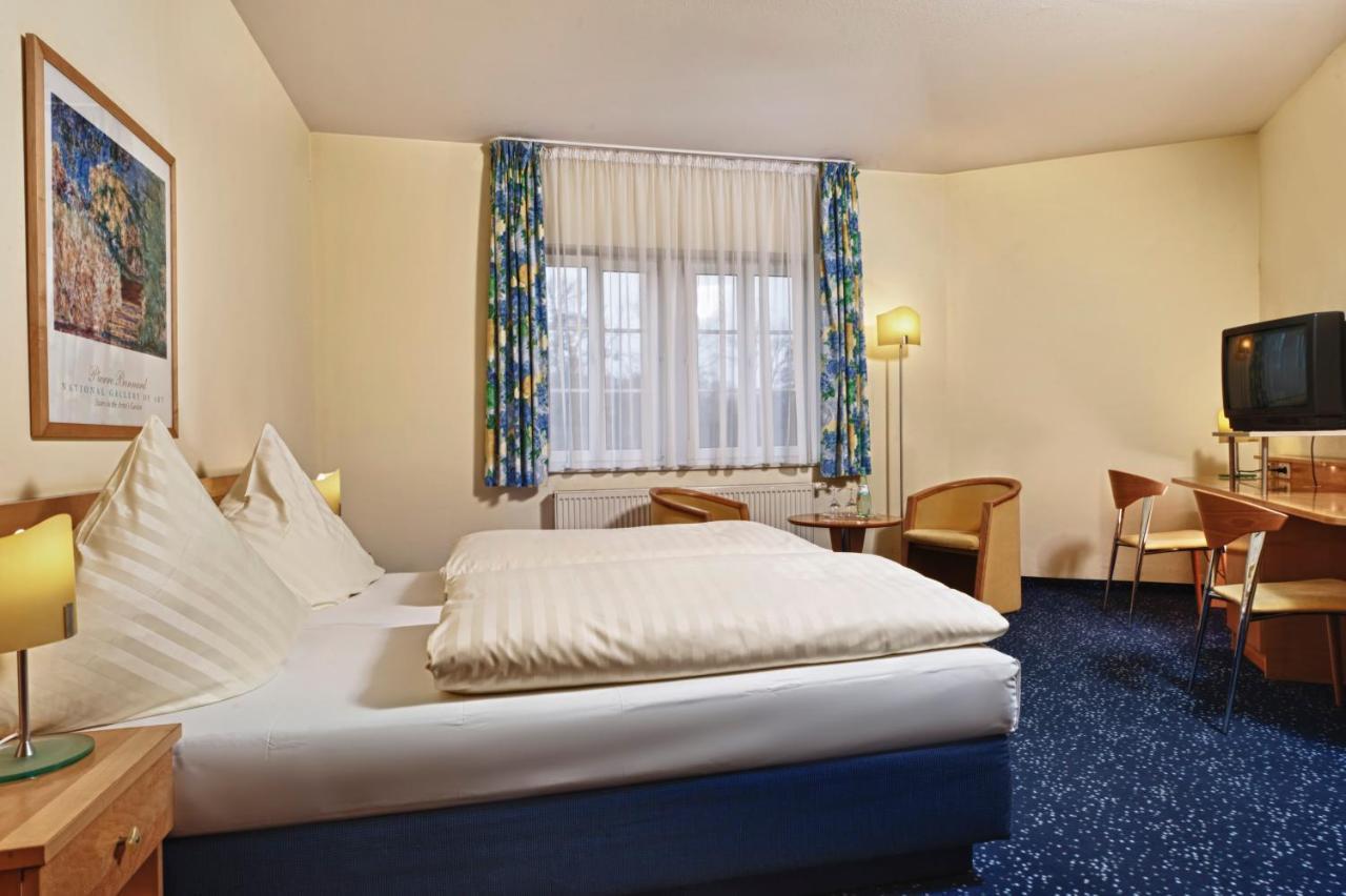 Hotel Schloss Schweinsburg Neukirchen-Pleiße Εξωτερικό φωτογραφία