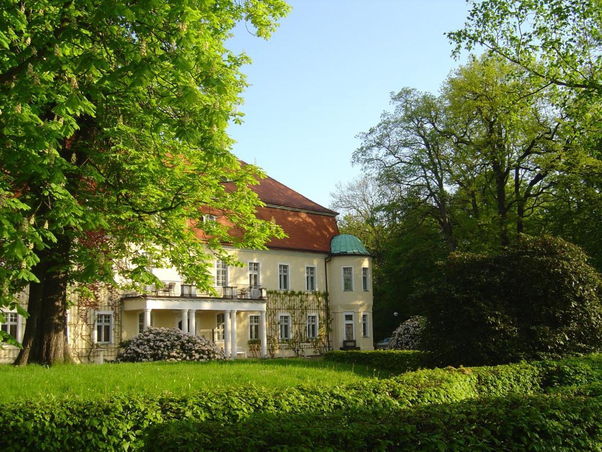 Hotel Schloss Schweinsburg Neukirchen-Pleiße Εξωτερικό φωτογραφία