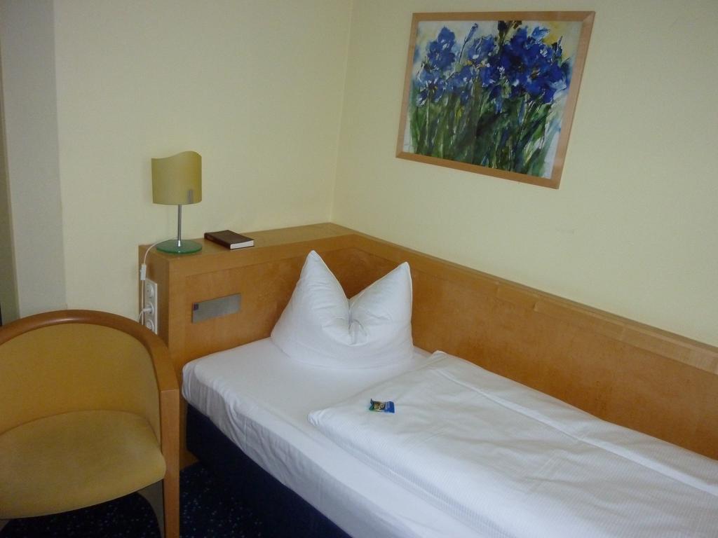 Hotel Schloss Schweinsburg Neukirchen-Pleiße Δωμάτιο φωτογραφία
