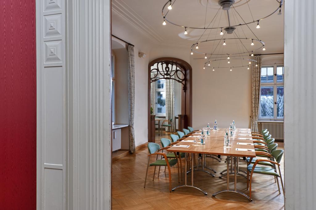 Hotel Schloss Schweinsburg Neukirchen-Pleiße Ανέσεις φωτογραφία