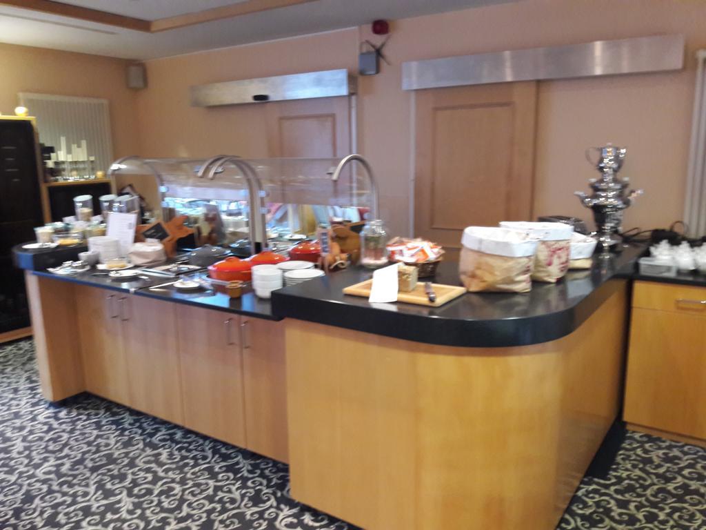 Hotel Schloss Schweinsburg Neukirchen-Pleiße Εστιατόριο φωτογραφία